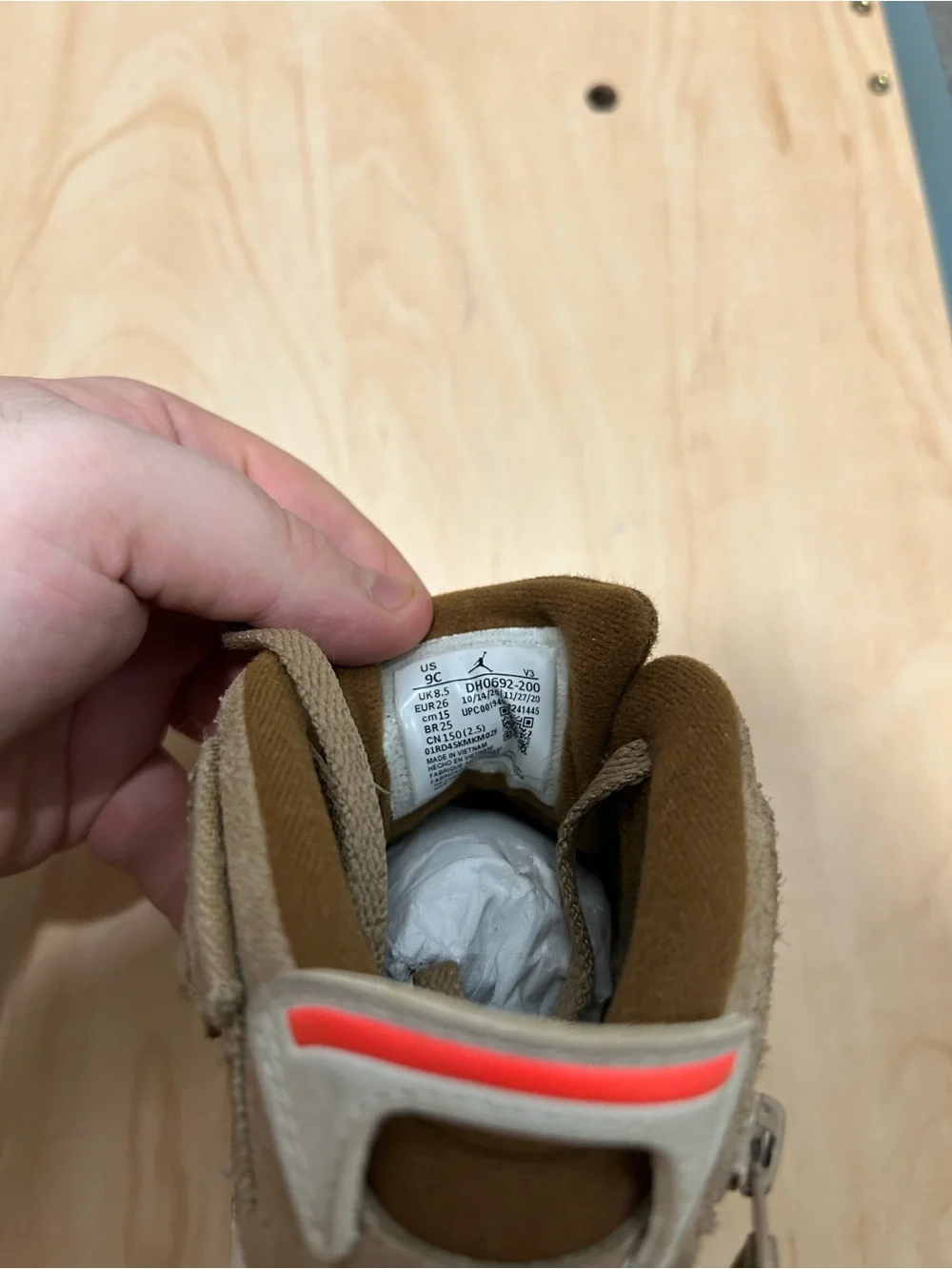 toddler-sized Air Jordan 6 Retro Travis Scott British Khaki sneakers size 9c